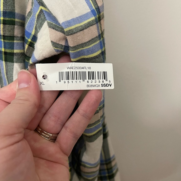 Amazon Essentials Plaid Flannel Top - Picture 5 of 8